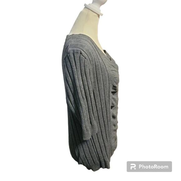 Roz & Ali Rouched Buttoned Gray Top Women's Size Petite Large - Picture 2 of 6